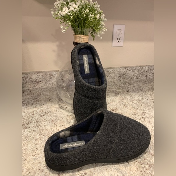 Eddie Bauer slippers size 8 - Picture 7 of 7